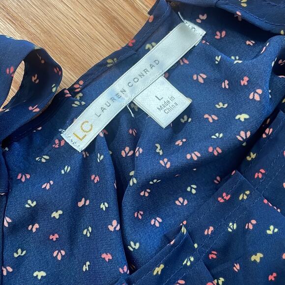 LC Lauren Conrad blouse cap sleeve with tie in back size large - Picture 5 of 7